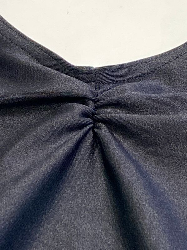 klassisches Glanz-Trikot mit Raffung schwarz