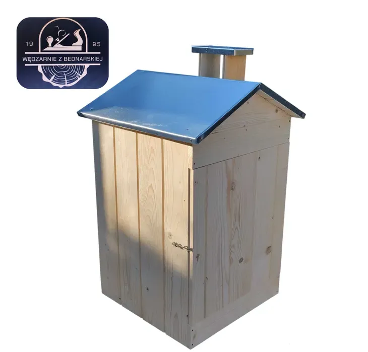 Wędzarnia drewniana ogrodowa z daszkiem i kominkiem 50X50X60 OKUWANE