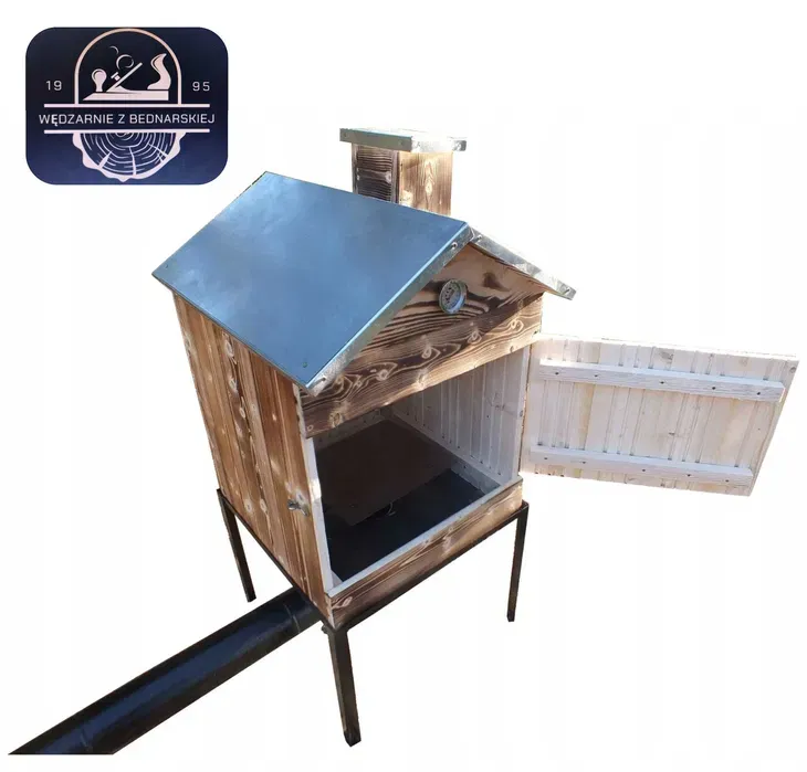Wędzarnia Drewniana Ogrodowa Opalona DACH OBITY BLACHĄ