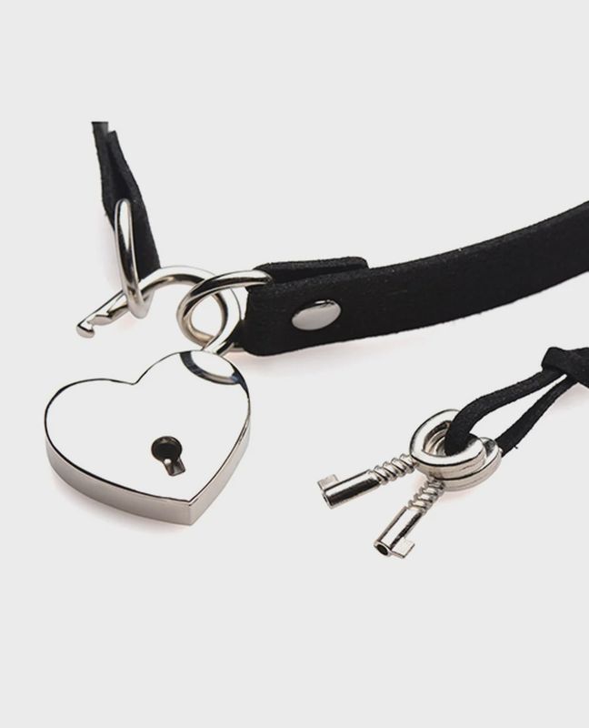 Lock-It Heart Choker