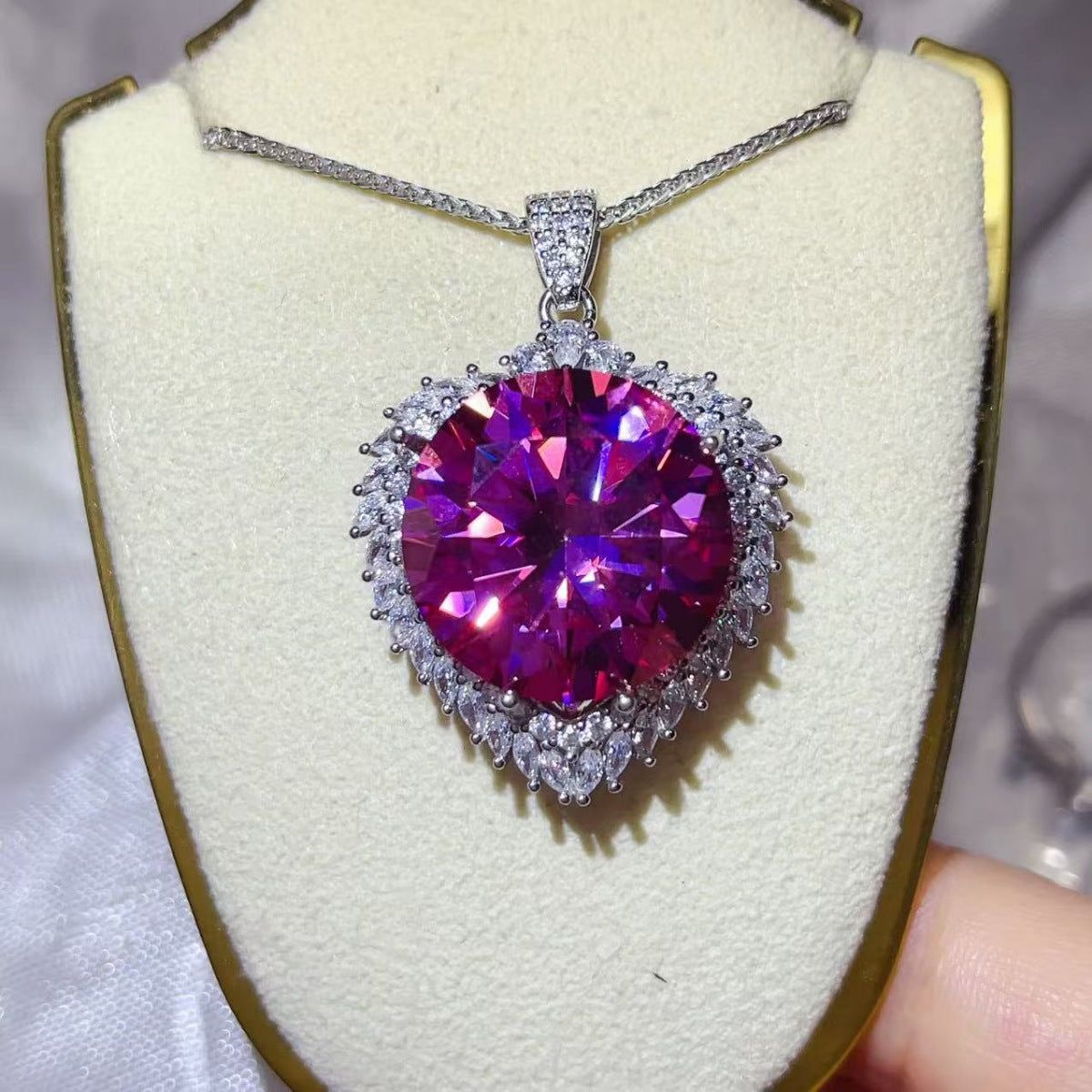 ed06a485-66db-4702-a50a-4805f189d50f-Max