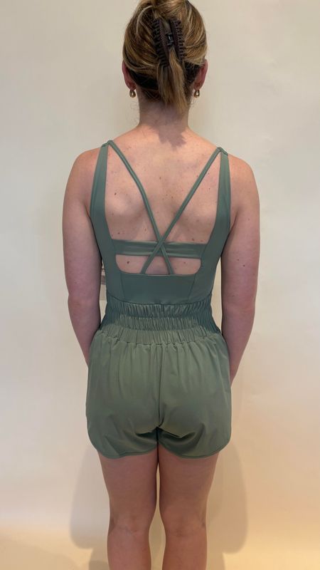 ACTIVE WOVEN SHORTSIE