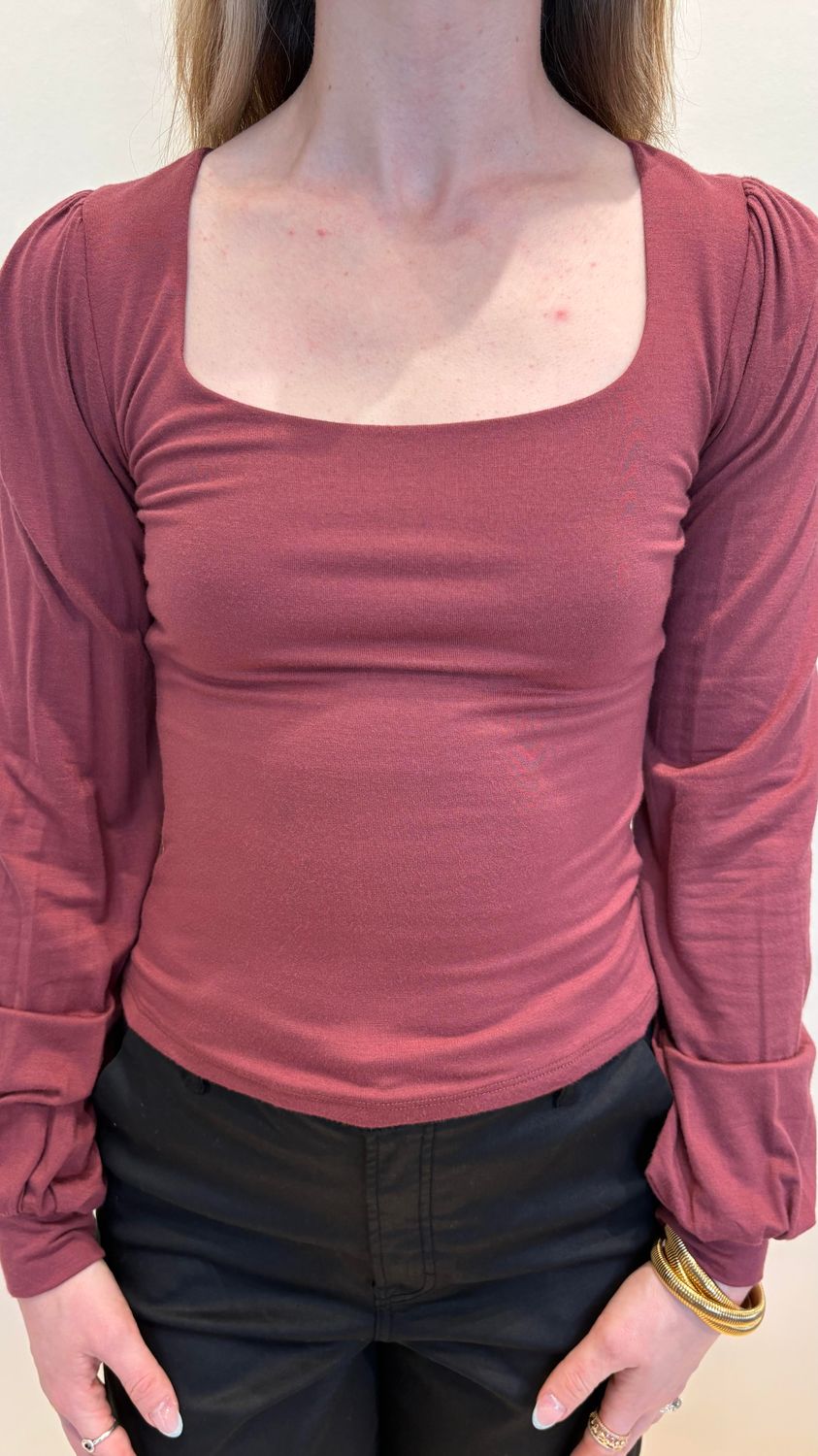 DBL LAYER SQ NECK