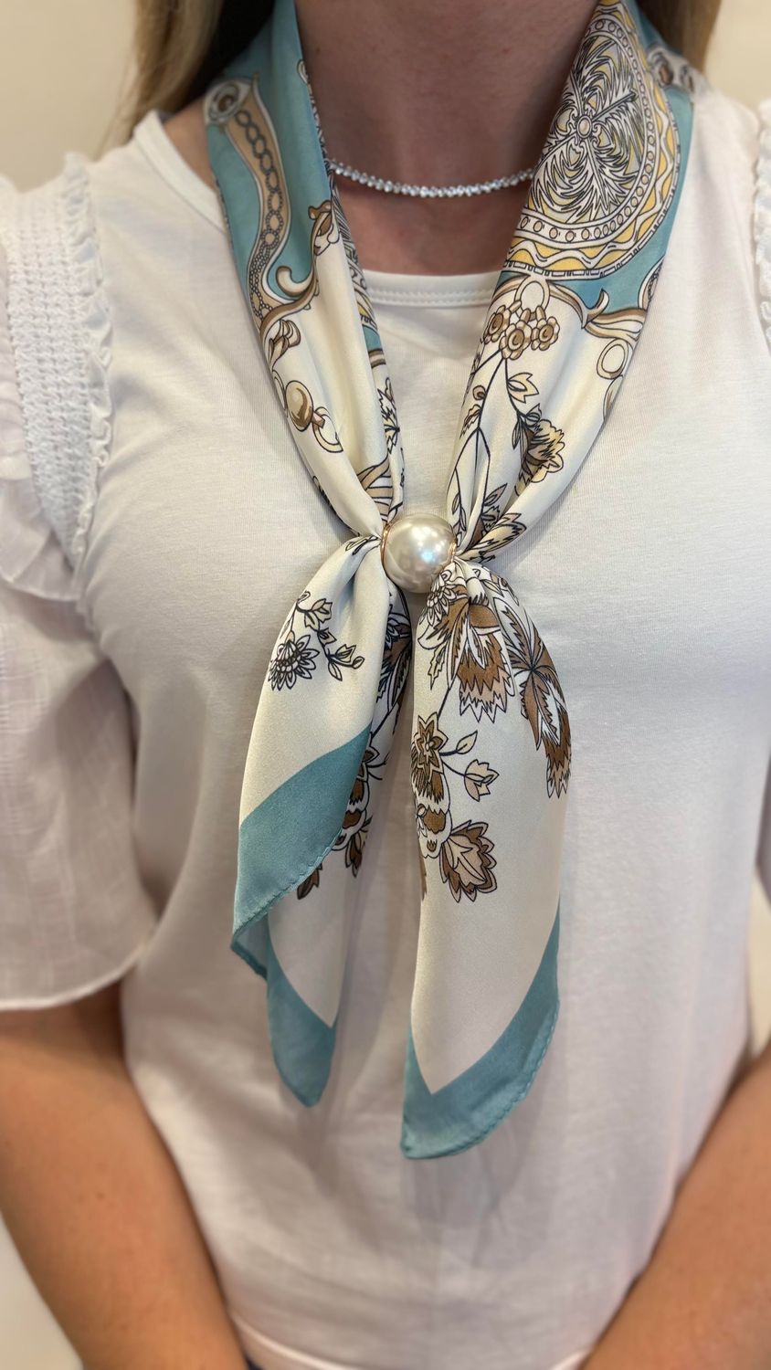 MAGNETIC SCARF
