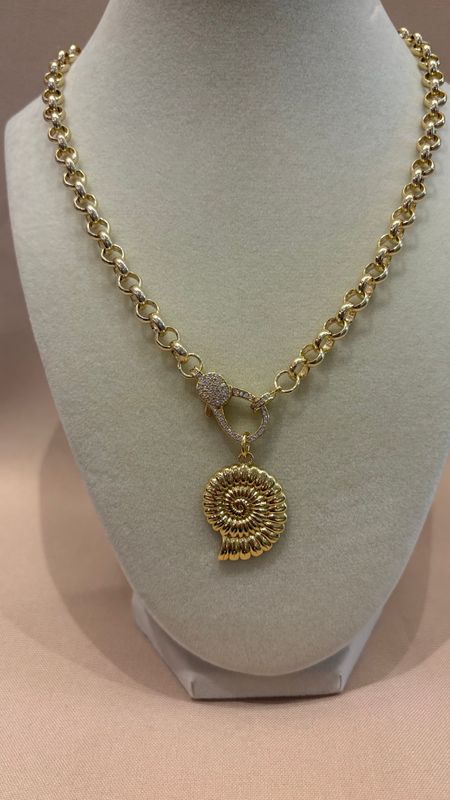 GOLD FILLED PENDANT W CHAIN