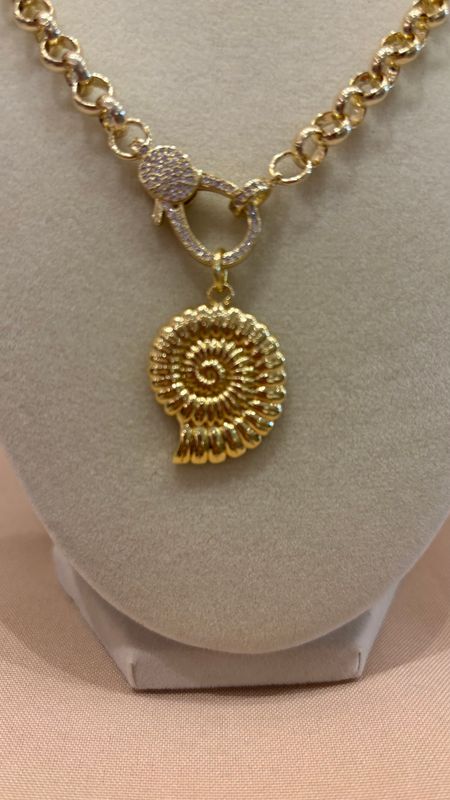 GOLD FILLED PENDANT W CHAIN