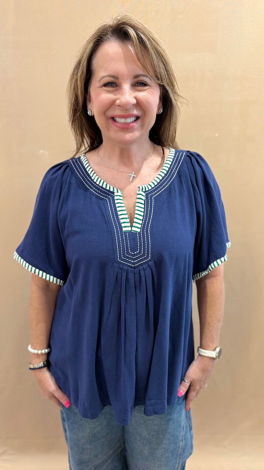 V NECK CONTRAST TRIM