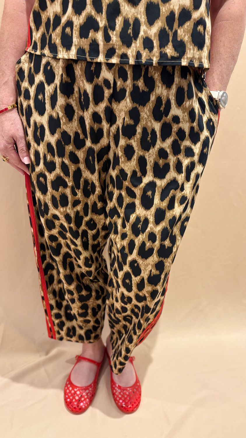 LEOPARD PRINT BARREL PANT