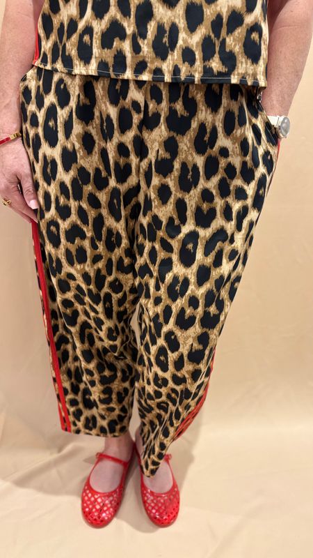 LEOPARD PRINT BARREL PANT