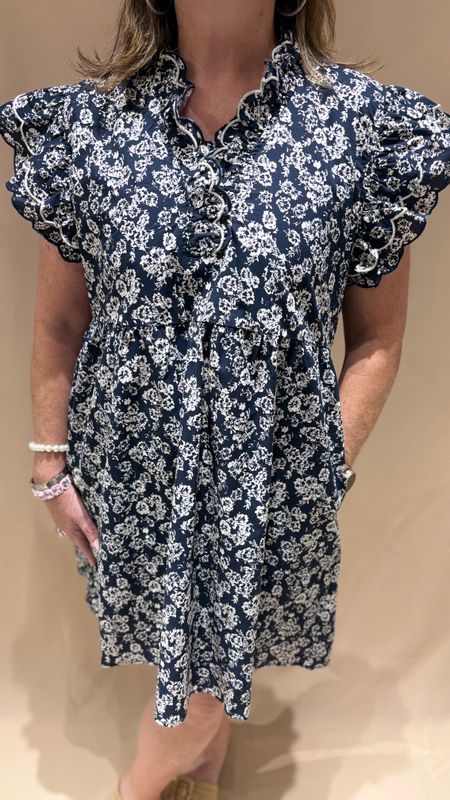 EMBROIDERED FLORAL FLUTTER SLV