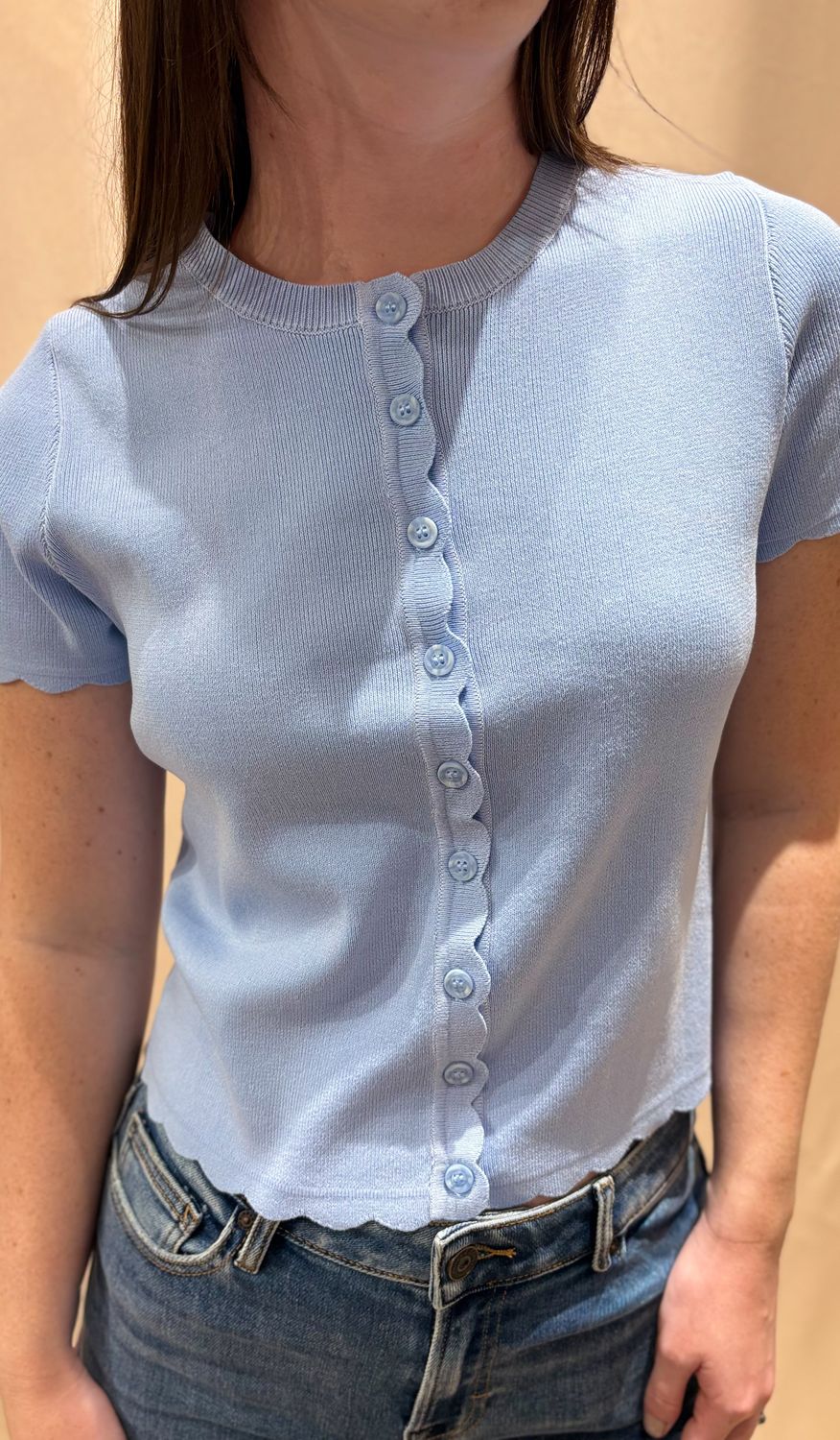 SCALLOPED SHORT SLEEVE CARDIGAN