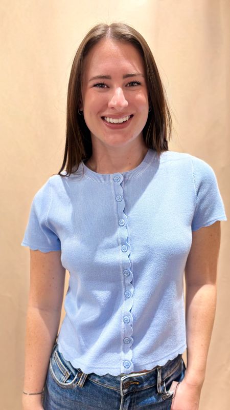 SCALLOPED SHORT SLEEVE CARDIGAN