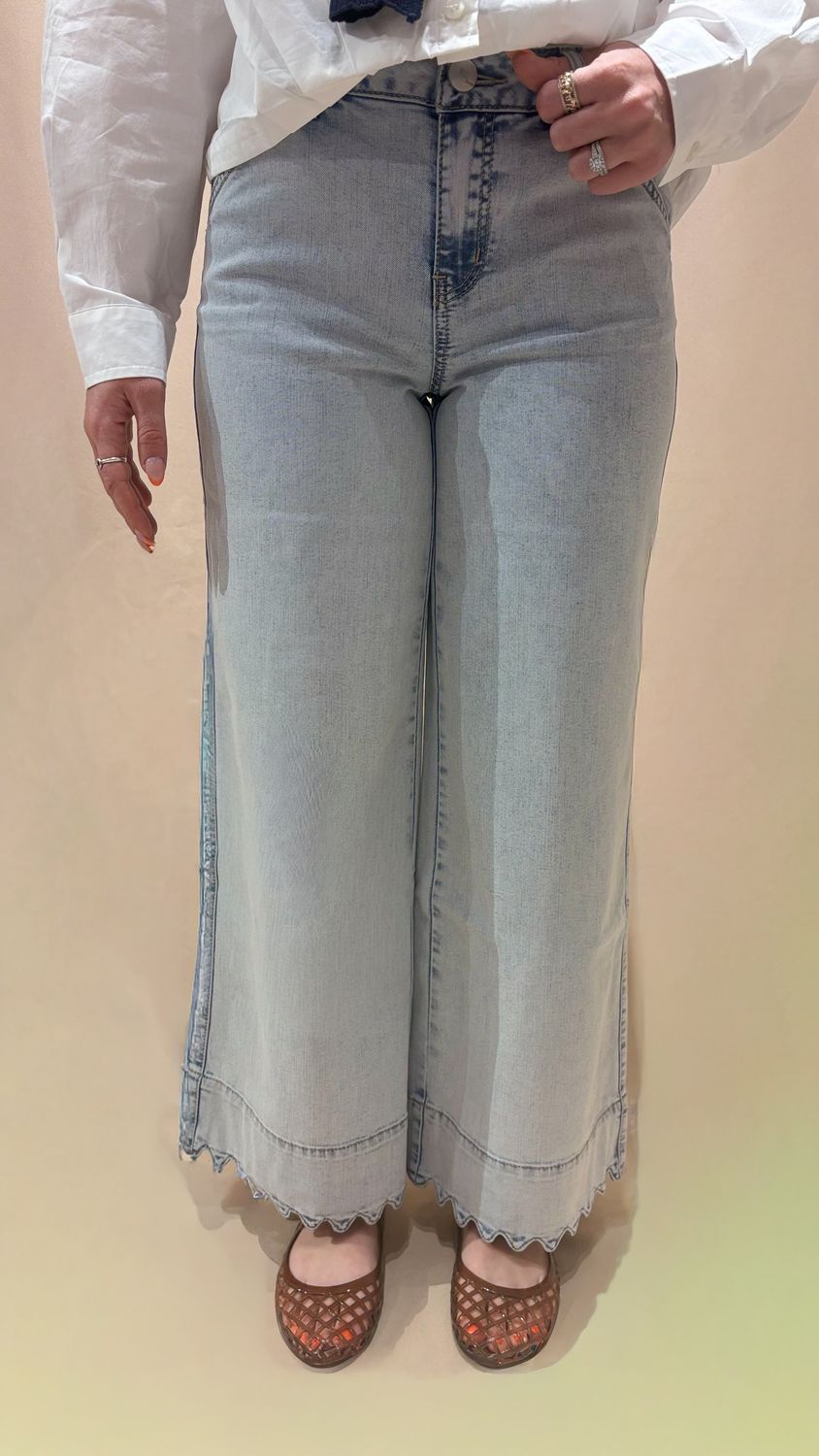 28" SCALLOPED HEM WIDE LEG