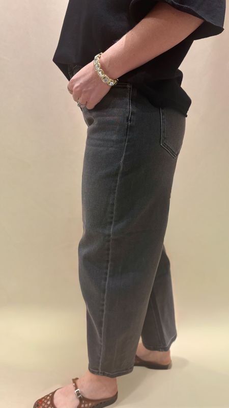 CROPPED BARREL JEAN