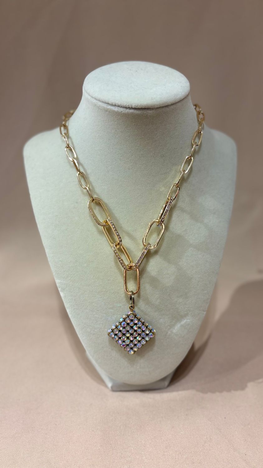 CLEAR STONE SQUARE NECKLACE