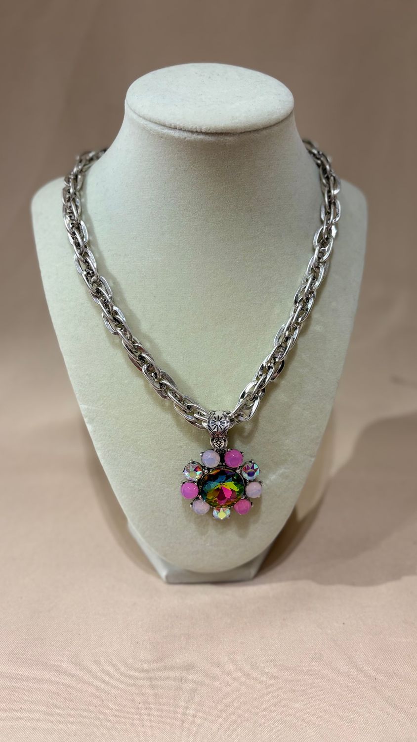 PINK FLOWER NECKLACE