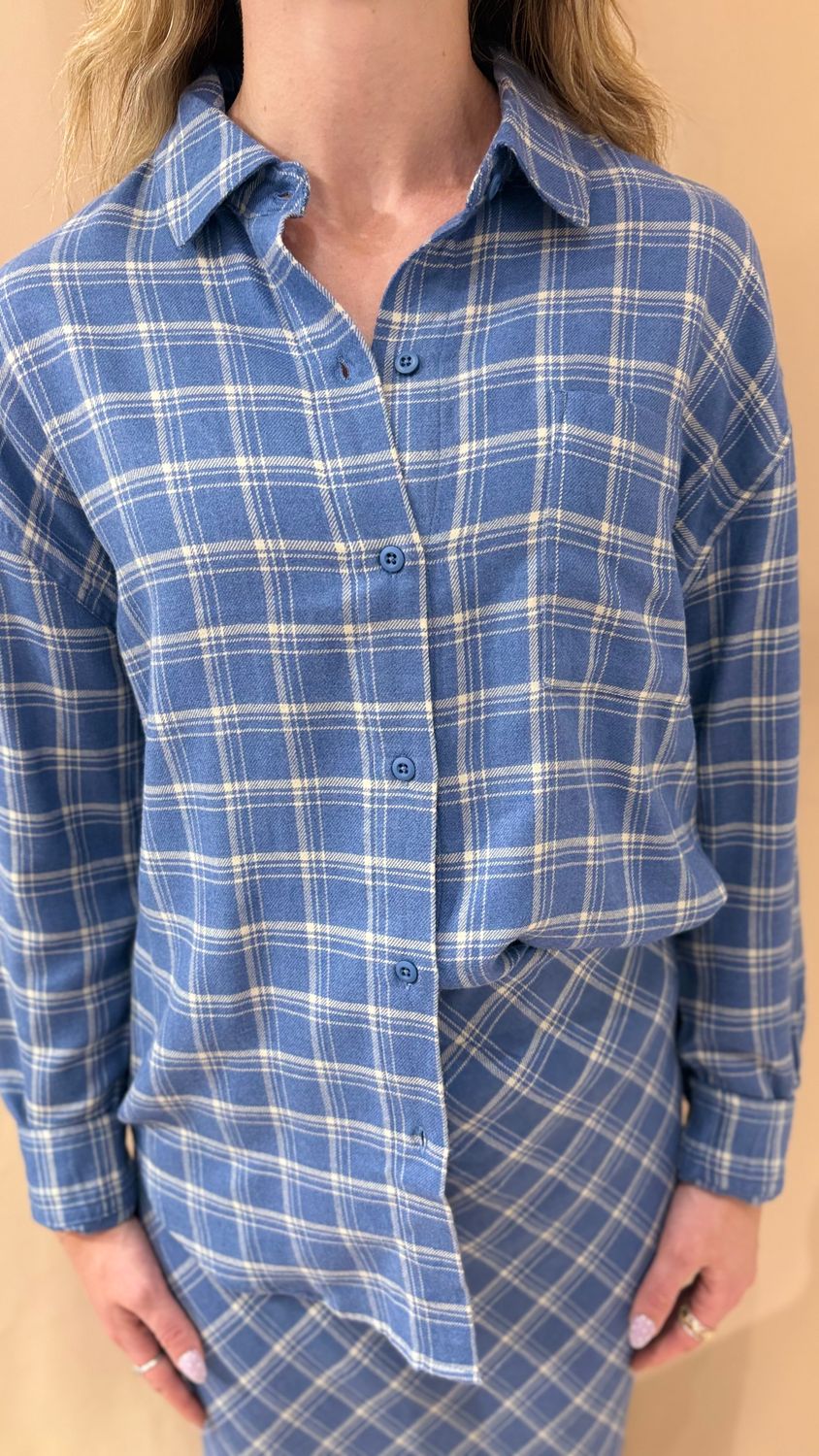 RIVER PLAID BUTTON UP