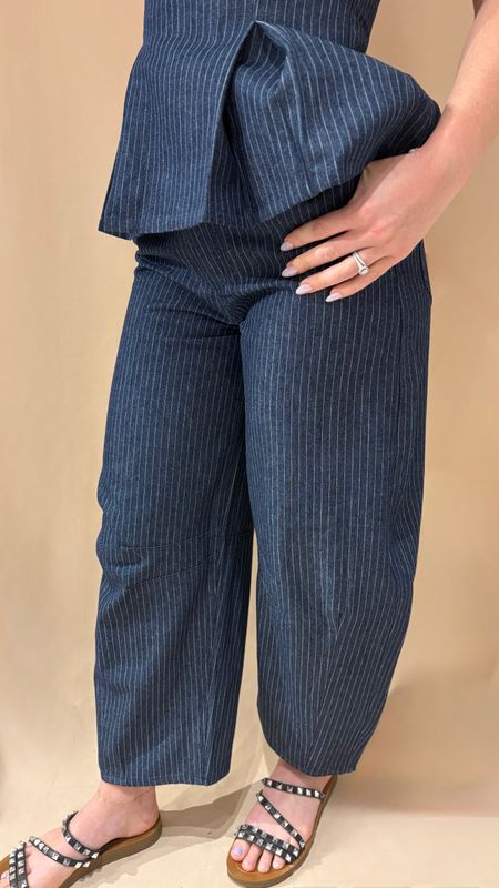 PIN STRIPE BARREL PANTS