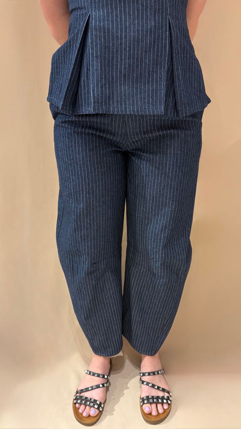 PIN STRIPE BARREL PANTS