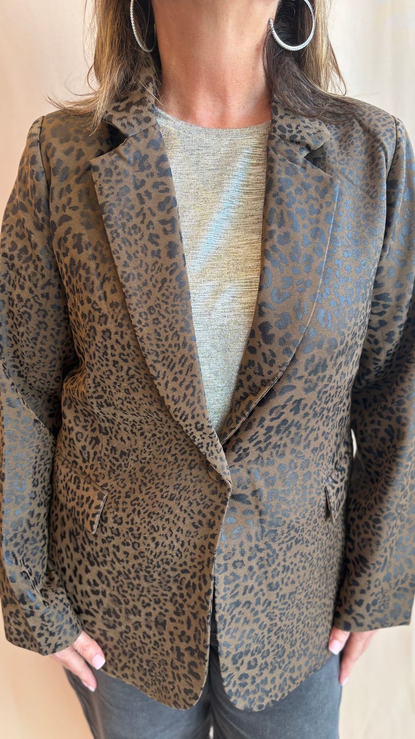 LEOPARD PRINT BLAZER