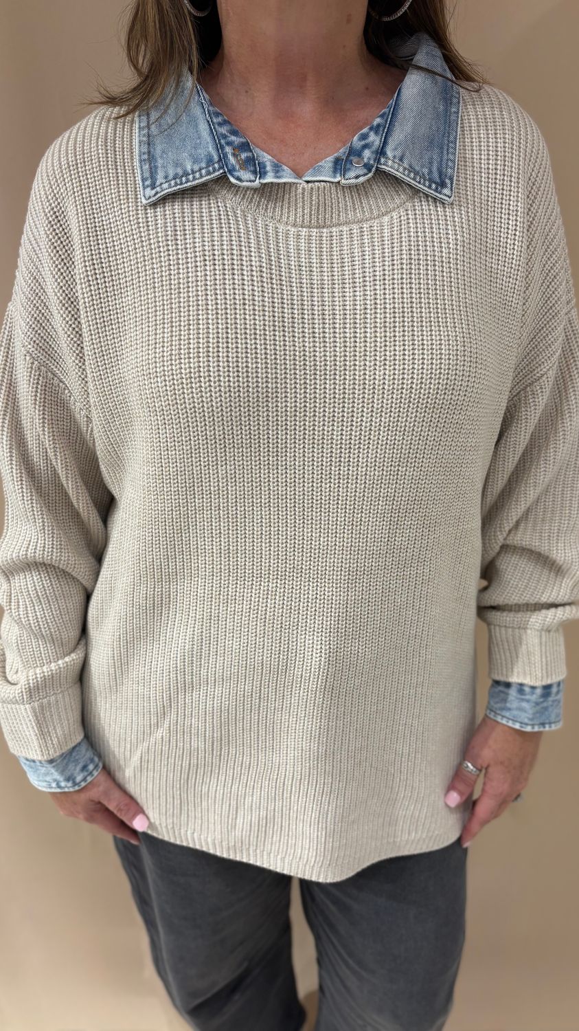 SWEATER W/DENIM COLLAR