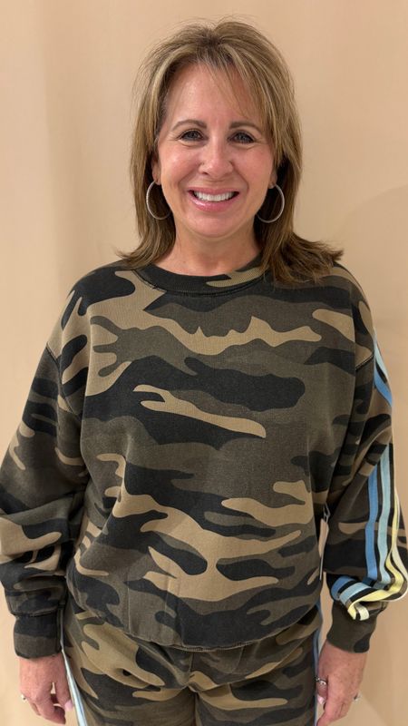 ALPINE CAMO W STRIPE TOP