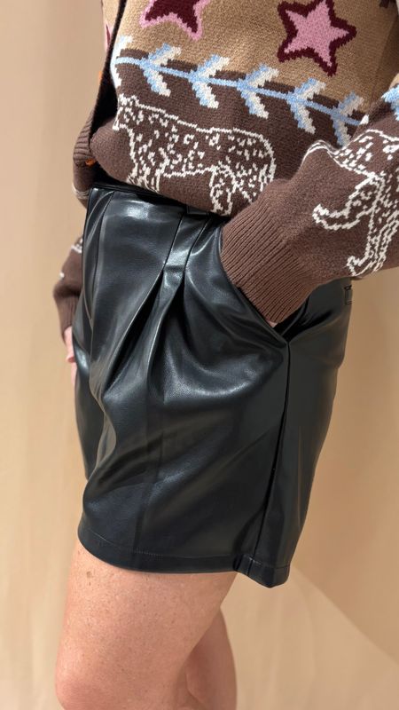 VEGAN LEATHER FULL LEG SHORT