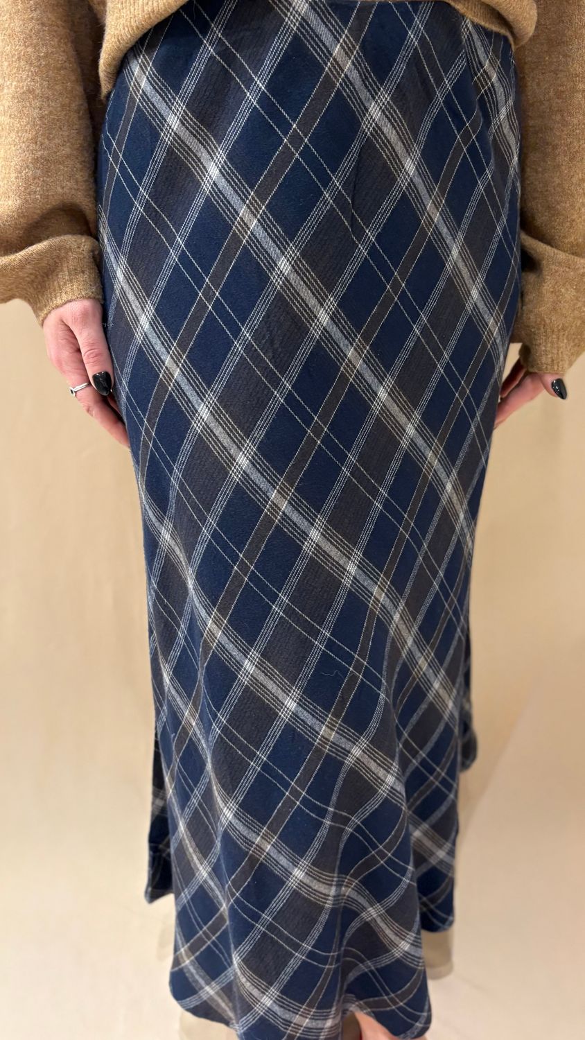 CRESTVIEW PLAID SKIRT