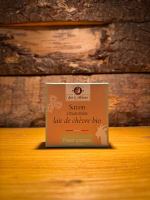 Savon lait de chèvre peaux grasses