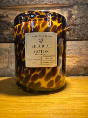 Bougie pot Léopard Fleur de coton 900g