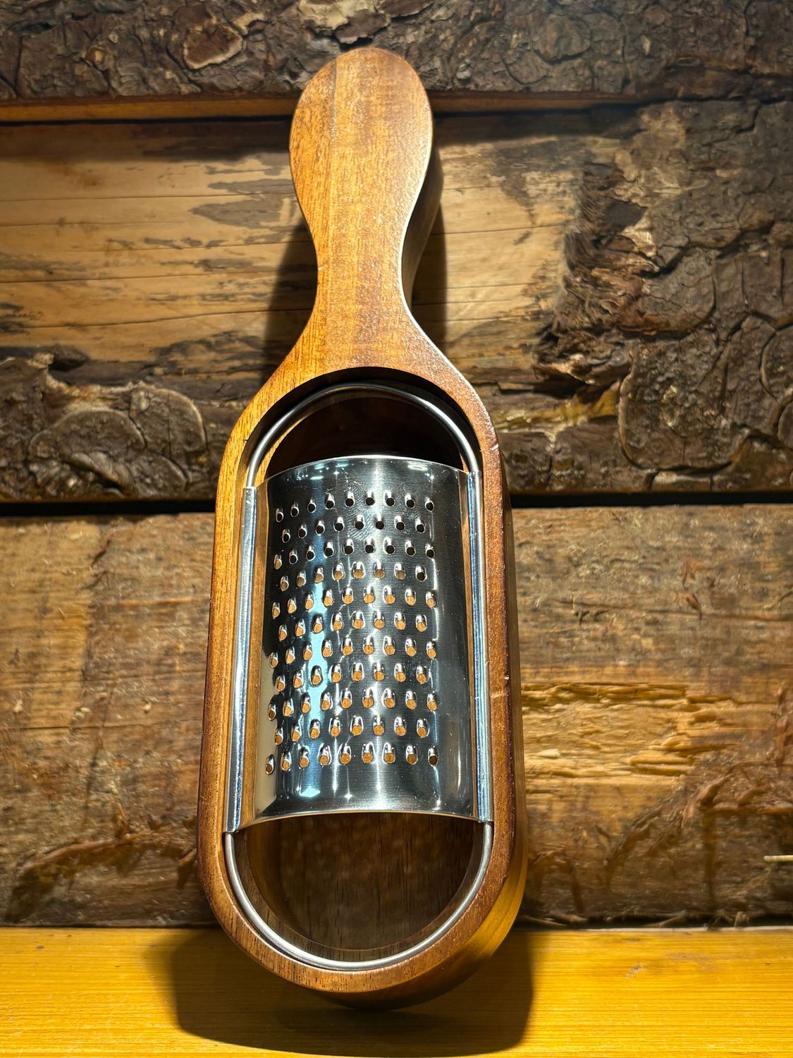 Râpe à fromage en bois
