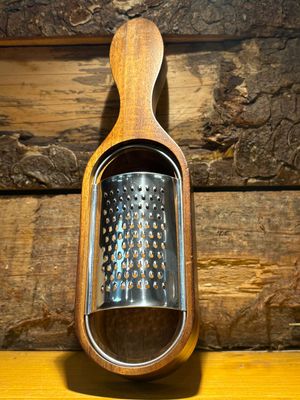Râpe à fromage en bois