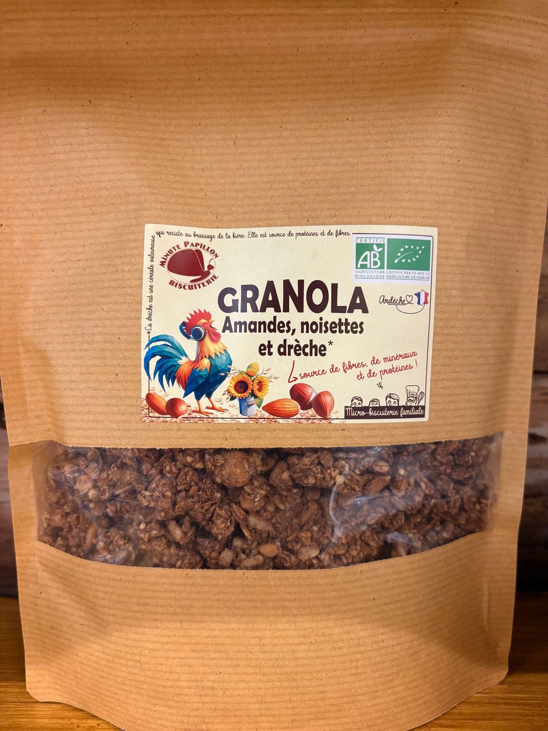 Granola céréales, amandes et noisettes Granola céréales, amandes et noisettes