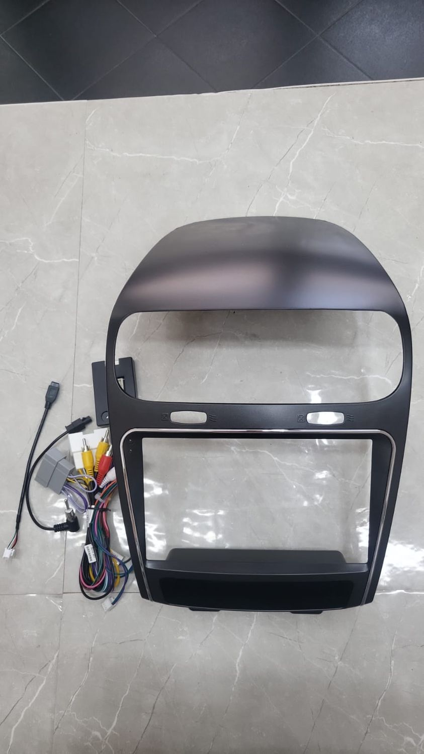 MASCHERINA AUTORADIO FIAT FREEMONT 2012/2014 MASCHERINA AUTORADIO FIAT FREEMONT 2012/2014