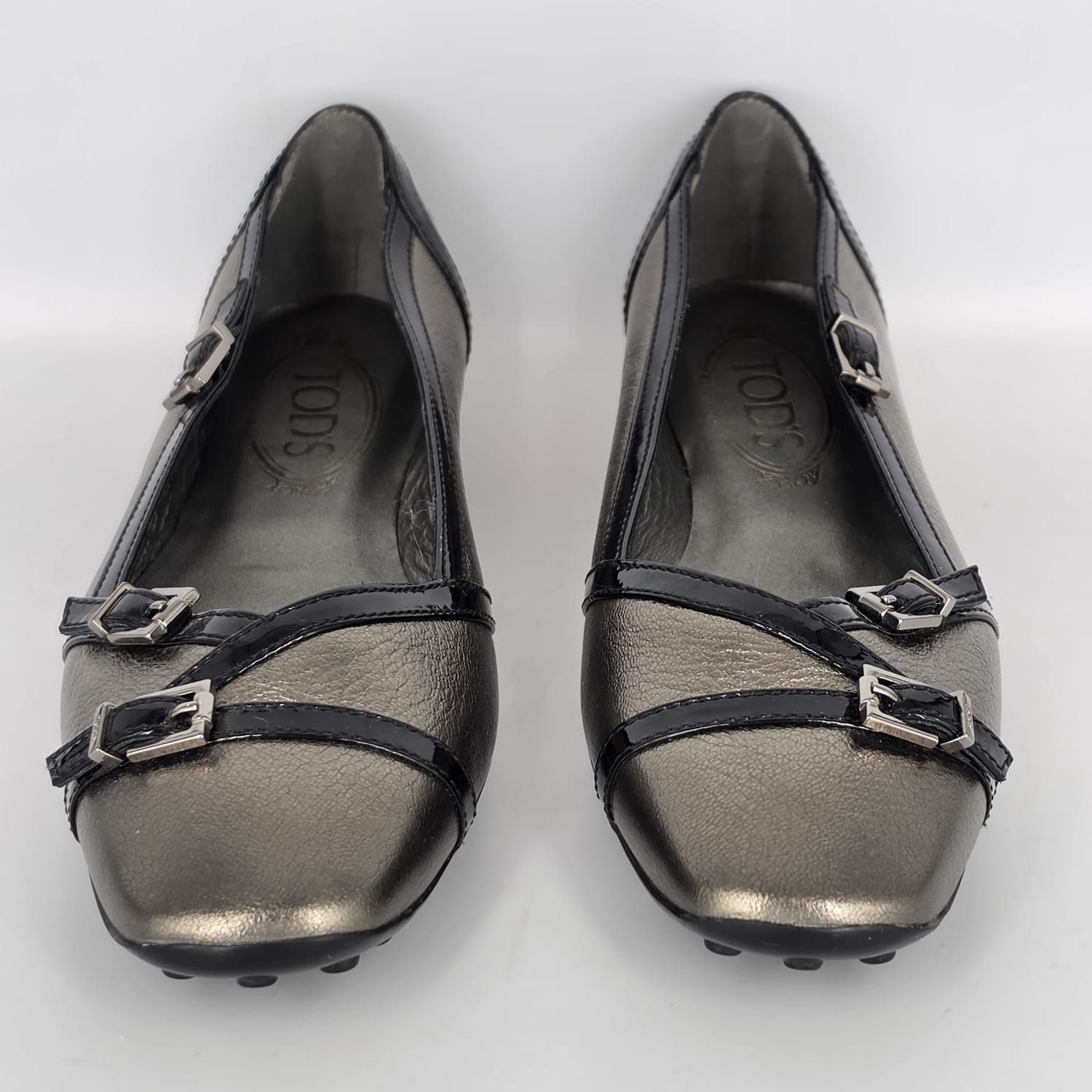 Tod's Mokassins mit Schnallen & Lackdetails in bronze, schwarz Gr. 37,5 Tod's Mokassins mit Schnallen & Lackdetails in bronze, schwarz Gr. 37,5