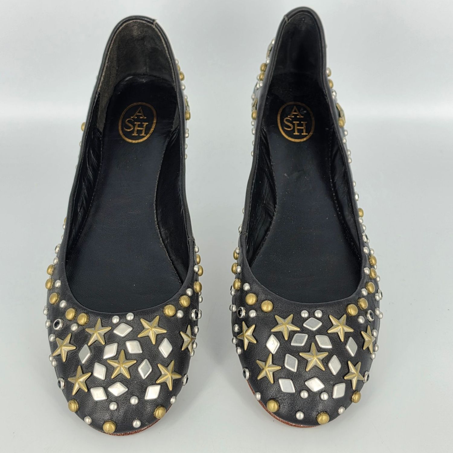 Ash Ballerinas mit Nietendetails aus Leder in schwarz Gr. 37 Ash Ballerinas mit Nietendetails aus Leder in schwarz Gr. 37