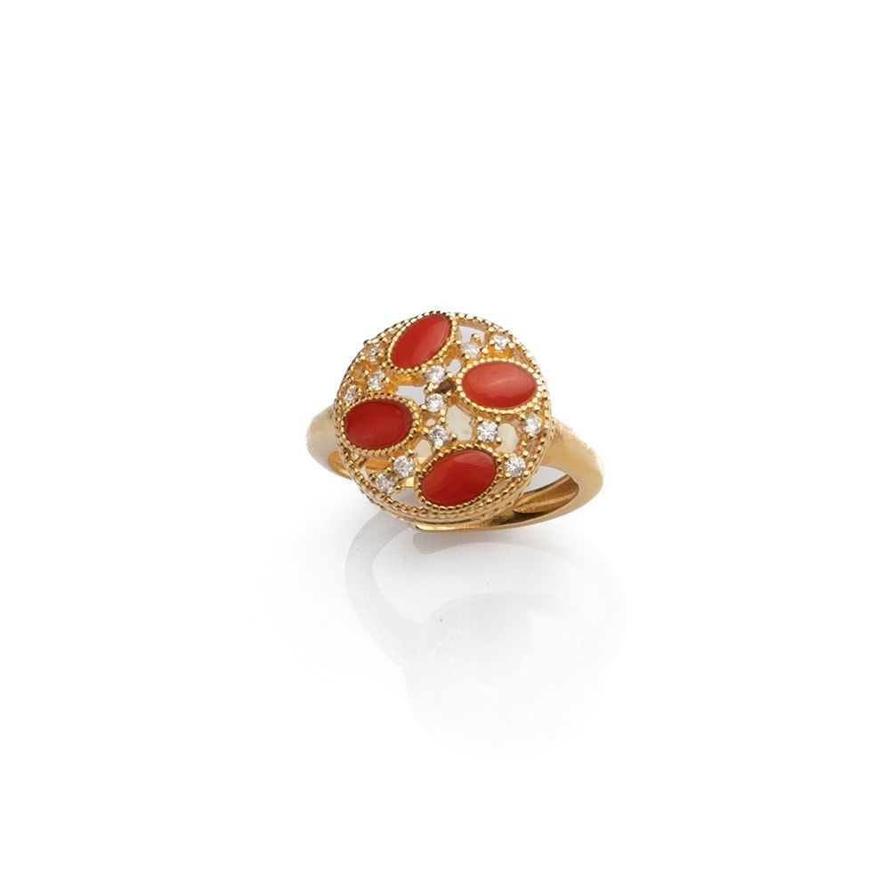 Anello regolabile dorato con Corallo Rosso – Design traforato luminoso