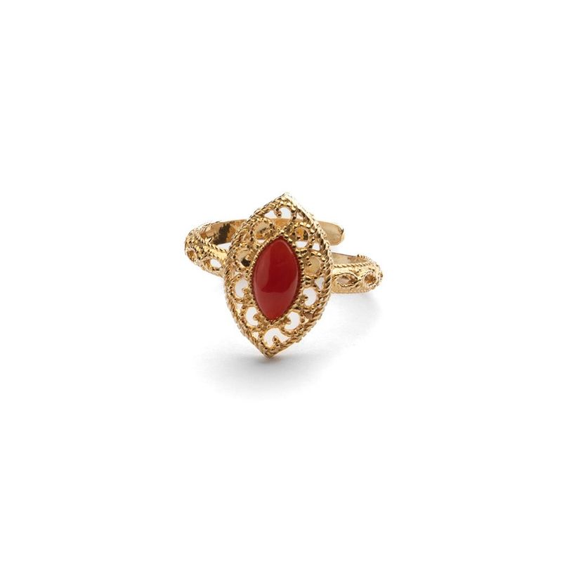 Anello regolabile con corallo rosso e lavorazione traforata – finitura placcata oro