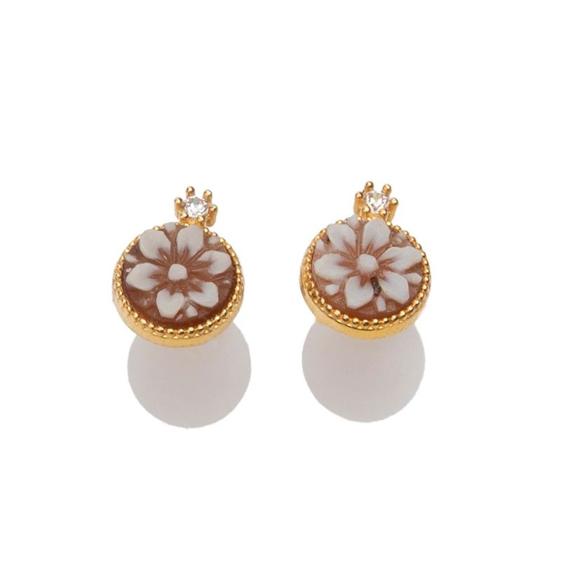Orecchini in argento dorato con cammeo floreale e zircone