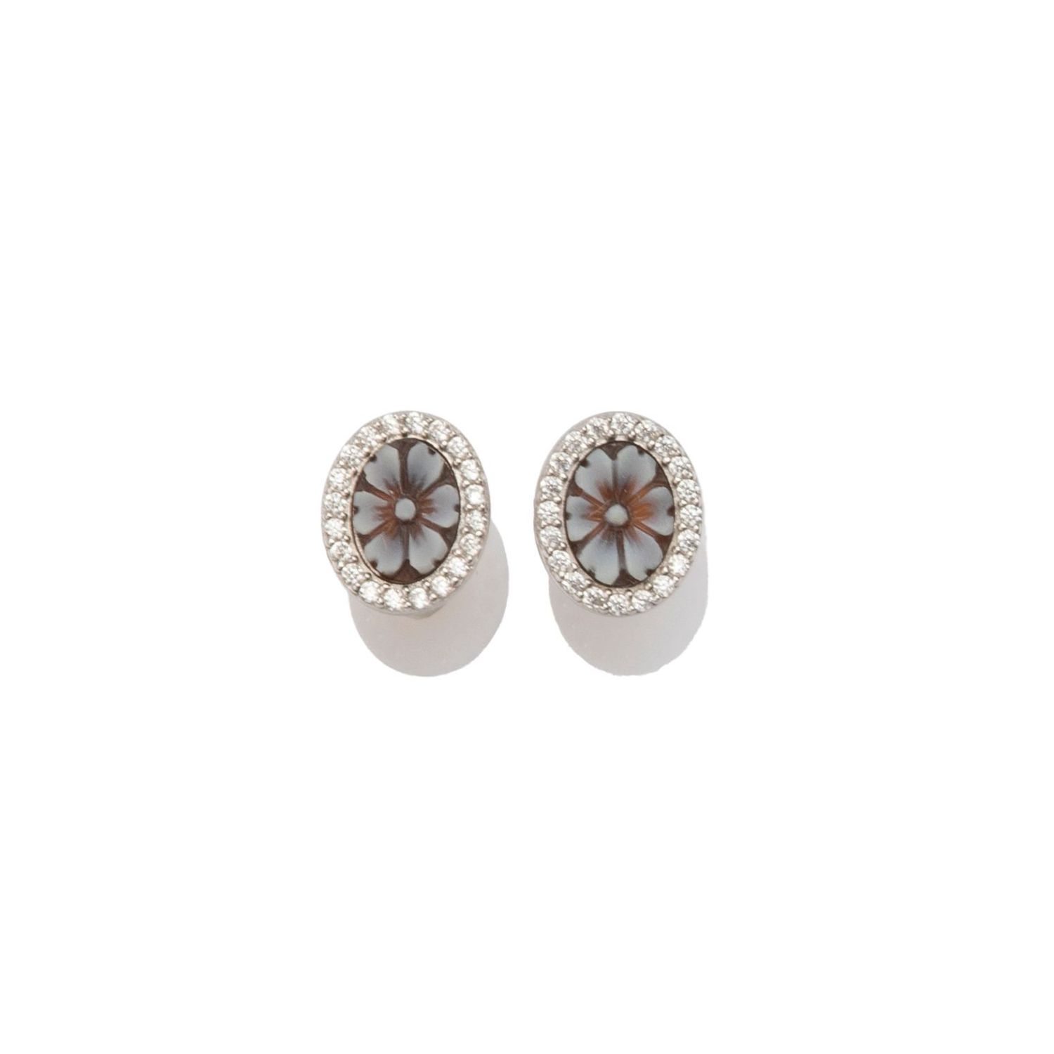 Orecchini ovali con cameo floreale e cristalli Orecchini ovali con cameo floreale e cristalli