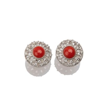 Orecchini rotondi in argento con corallo rosso e pavé di cristalli