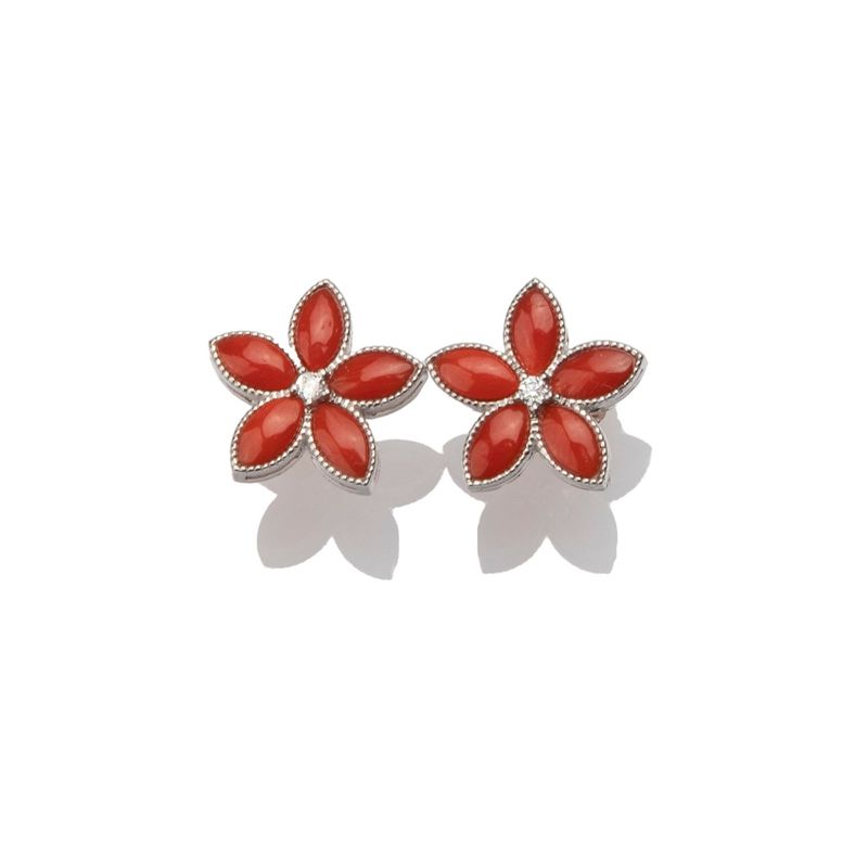 Orecchini a fiore in argento con corallo rosso e cristallo centrale