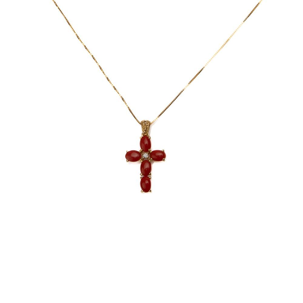 Collana con pendente a croce in corallo rosso