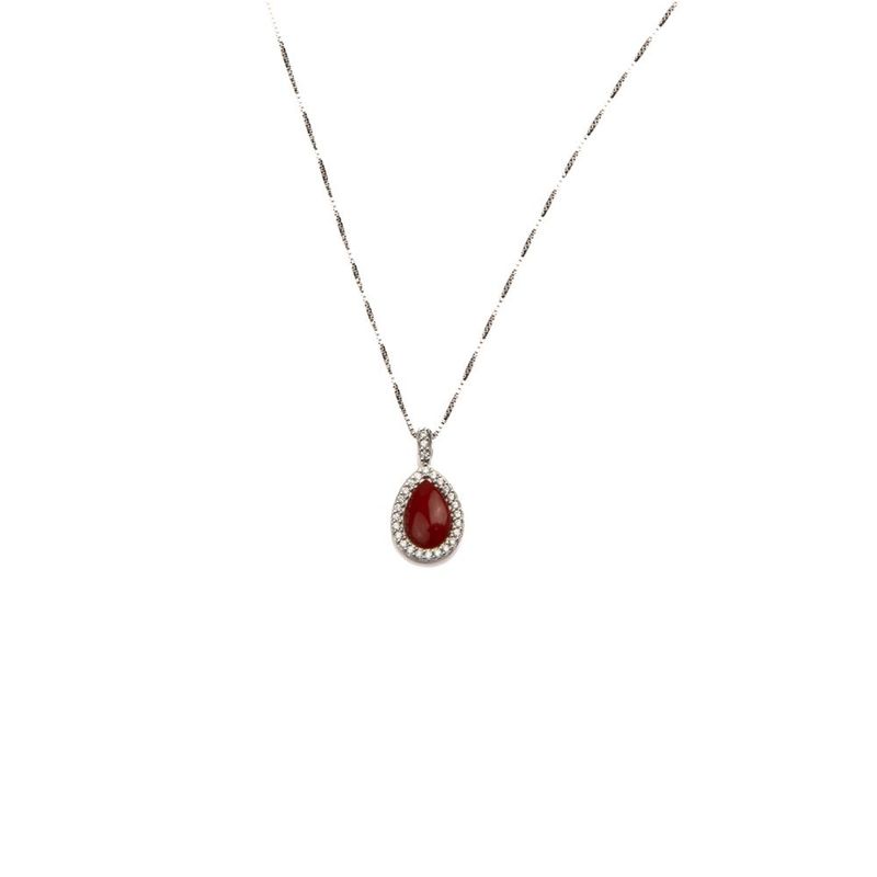 Collana con pendente a goccia di corallo rosso e cornice luminosa