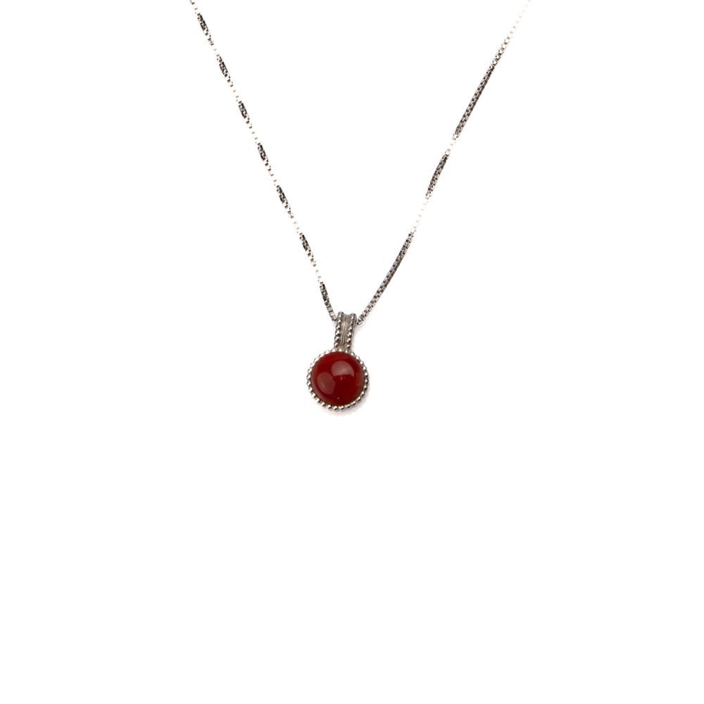 Collana minimal con pendente in corallo rosso