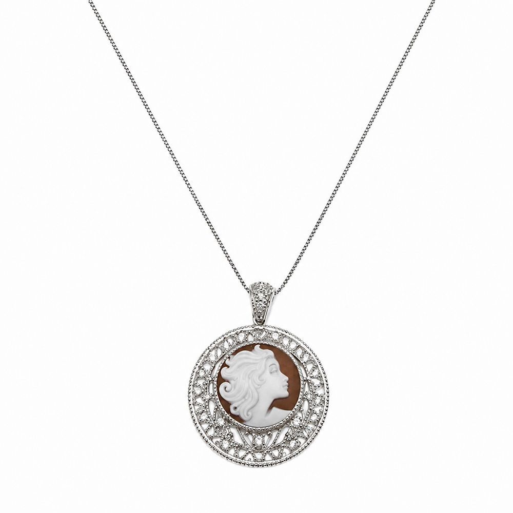 Collana con cammeo e cornice traforata Collana con cammeo e cornice traforata