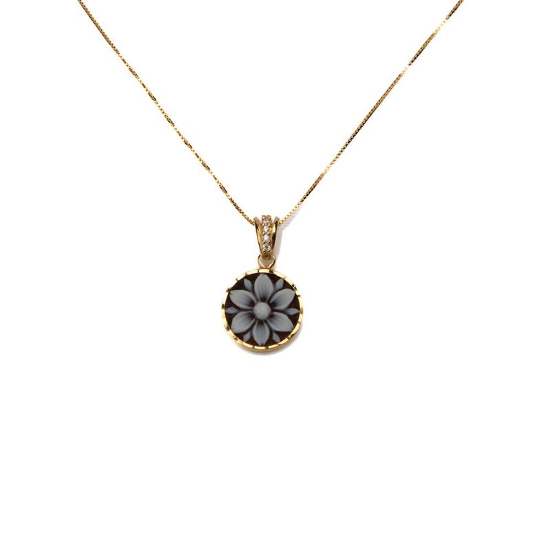 Collana con cammeo floreale mini e finitura placcata oro