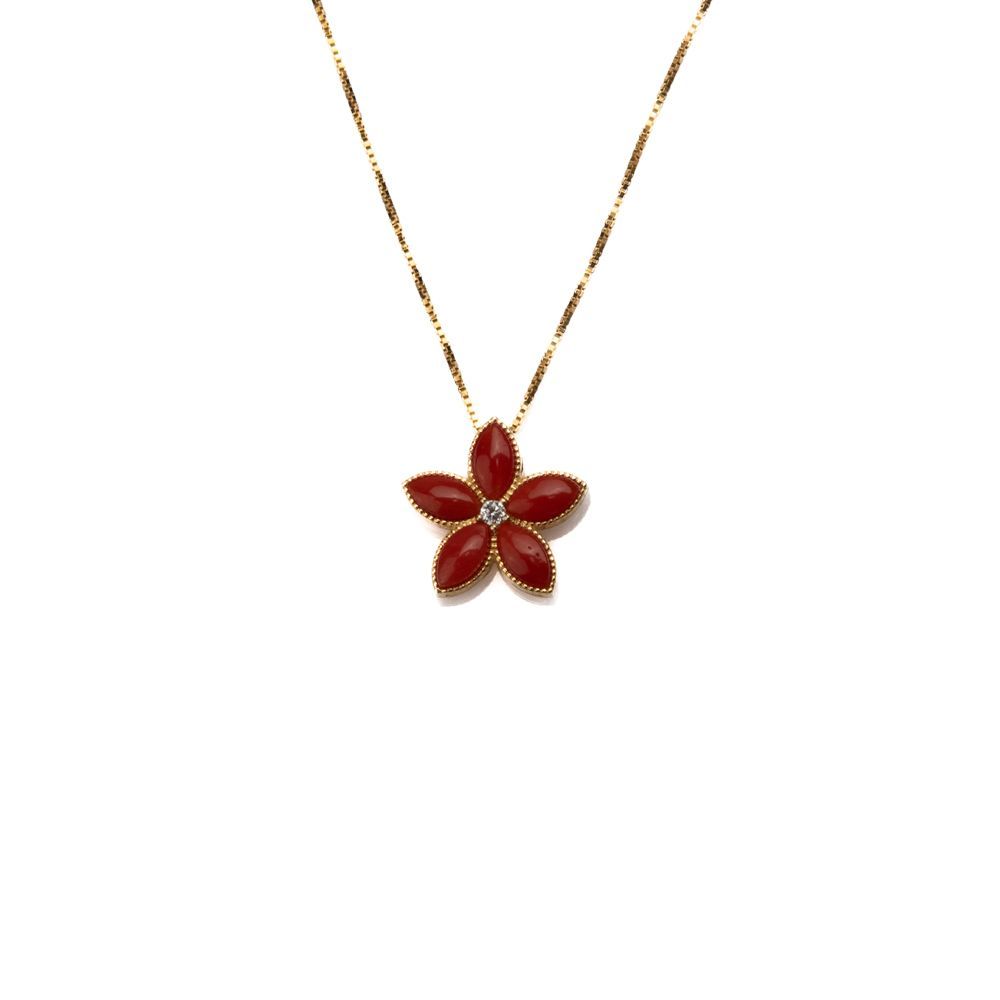 Collana placcata in oro con pendente a fiore in corallo rosso e punto luce Collana placcata in oro con pendente a fiore in corallo rosso e punto luce