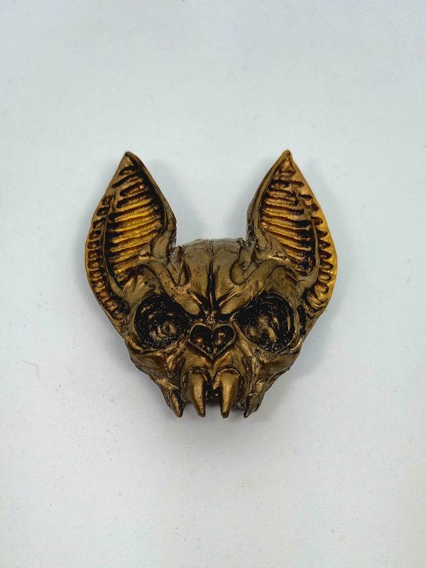 Fledermaus Totenkopf Anstecker groß (ca. 6,5cm)
