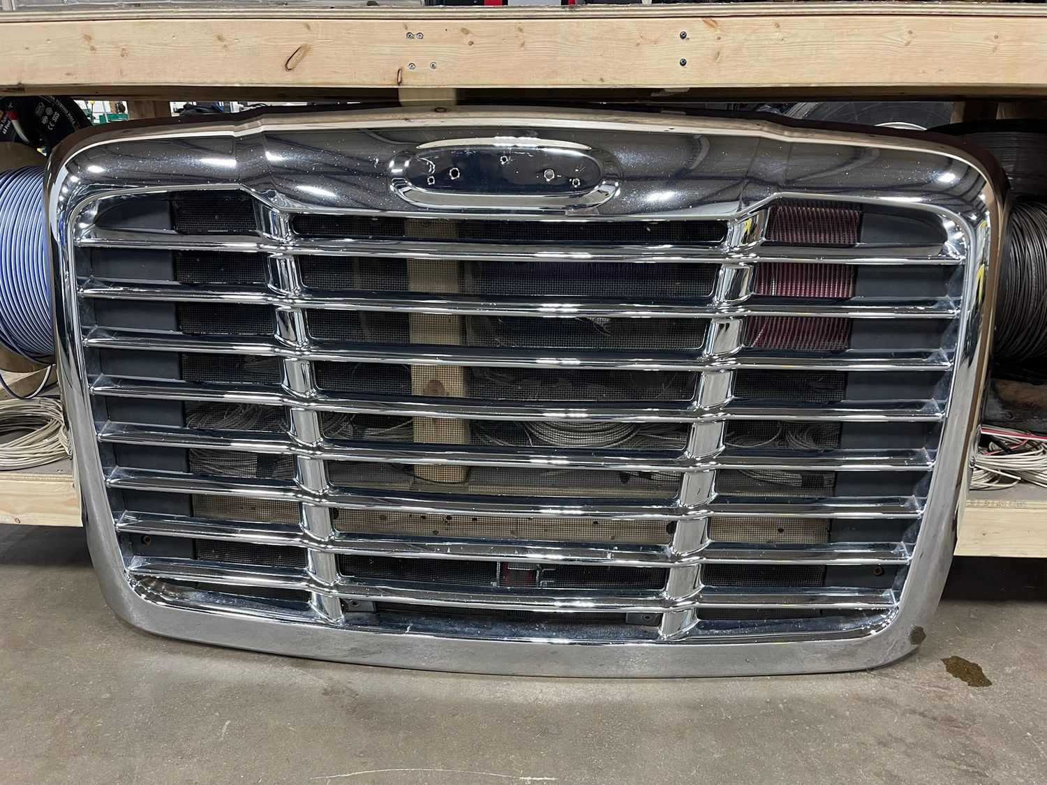 FL Cascadia 125 Grille Used